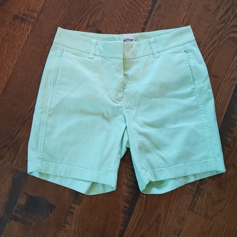 J Crew 7" stretch chino short in mint H5809 fading